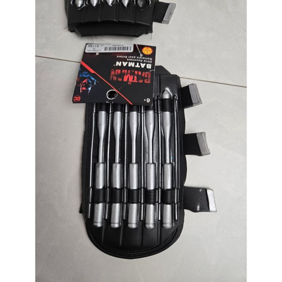 Rubies Batman Child Gauntlets Black DC Comics Movie Gloves NWT Costume Accessory - Picture 7 of 10